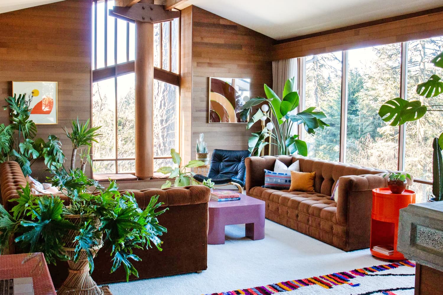 Tropical-Inspired Homes - Photos and Inspiration | Apartment Therapy - Tropical Inspired Off Grid Apartment Decor
